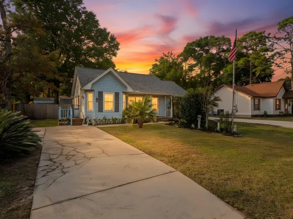 144 Oak Terrace Dr, Crestview, FL 32539