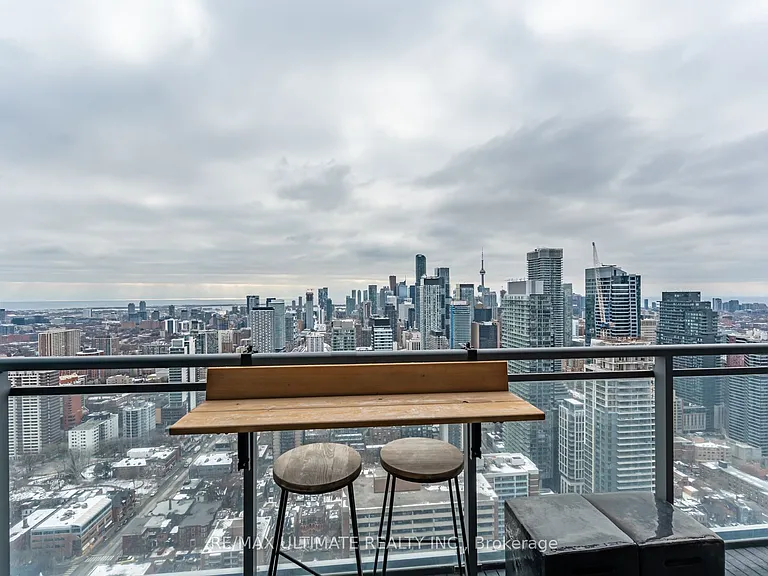 45 Charles St E #5115 — Photo 1