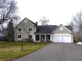 92 N Country Club Dr, Rochester, NY 14618