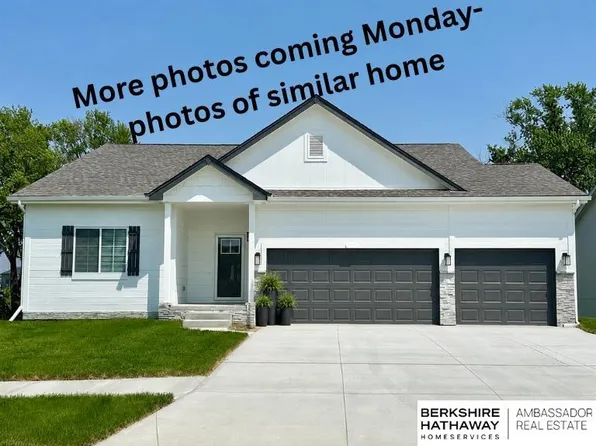 21101 Drexel St, Elkhorn, NE 68022