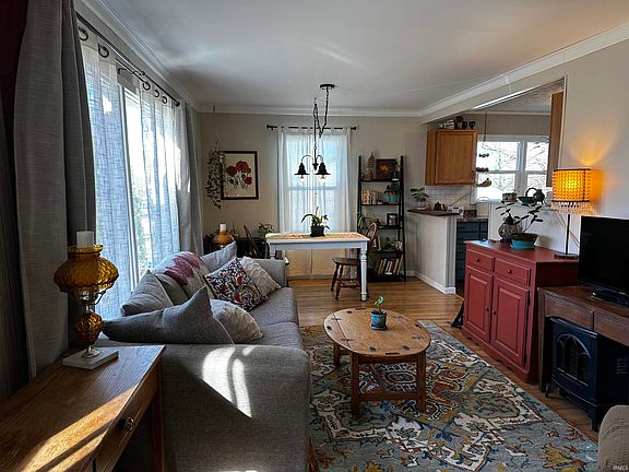 5th image of 1212 N Woodburn Ave
