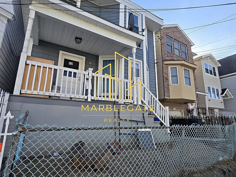 87 Peabody Pl #22 — Photo 1