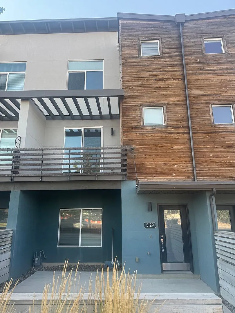 Incredible Herriman Townhome for rent! — Photo 1