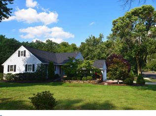 121 Stanwick Ave, Moorestown, NJ 08057