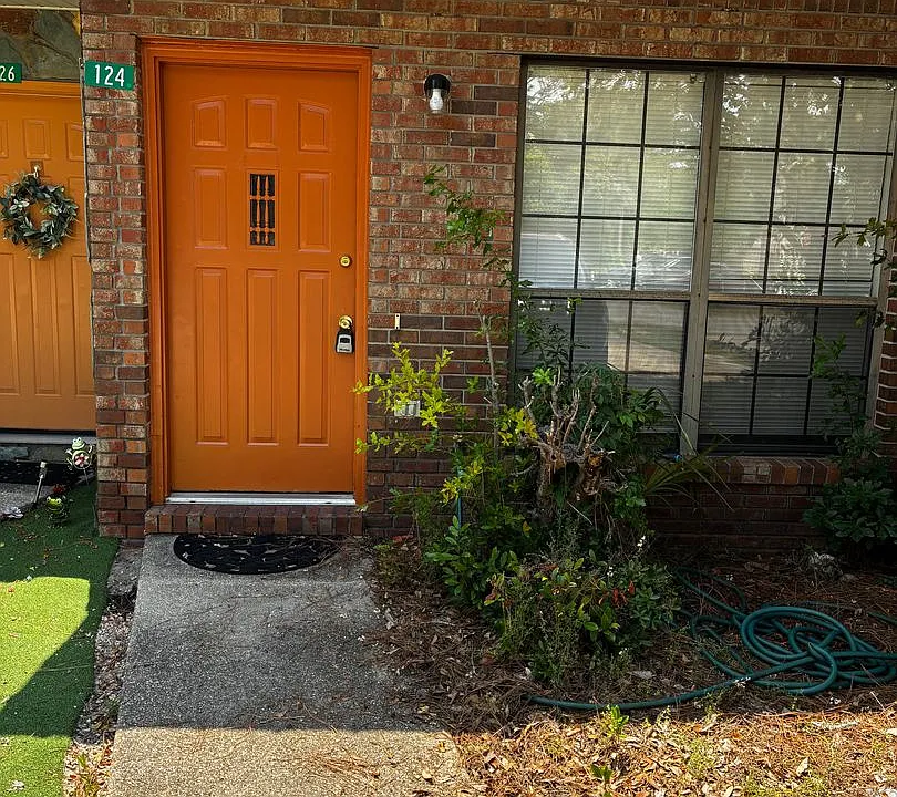 124 Alder Ave
