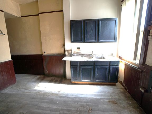 5th image of 2751 W Maypole Ave