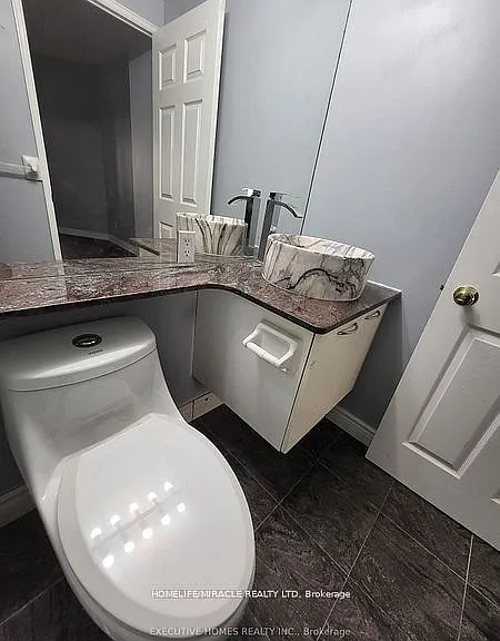 55 Bloor St E #603 — Photo 13