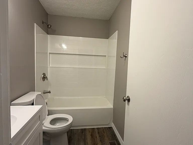 327-329 N Beach Dr #327 — Photo 9