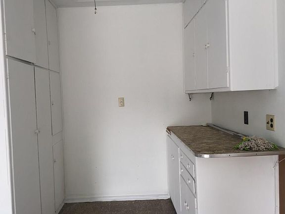 5th image of 6011 Deerfield St