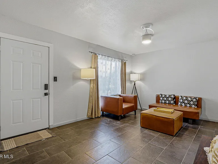 5912 Delta Dr — Photo 5