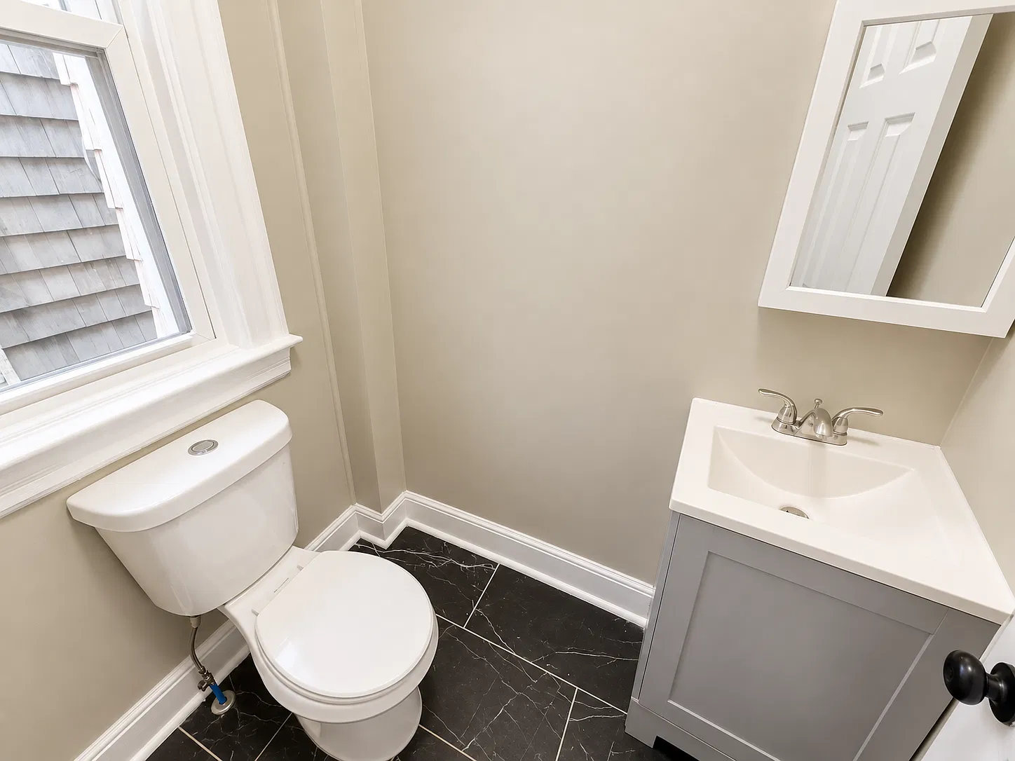 4 bed, 1.5 bath, 1350 sqft, $2,195 — Photo 4