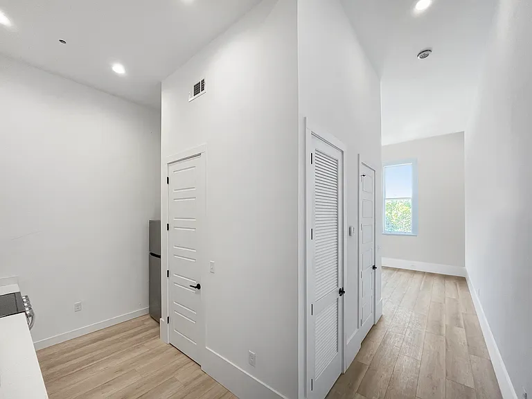 Holy Cross Apartments — Photo 9