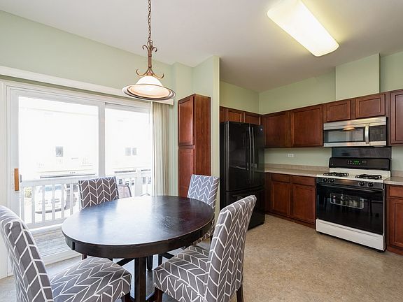 5th image of 619 Cary Woods Cir