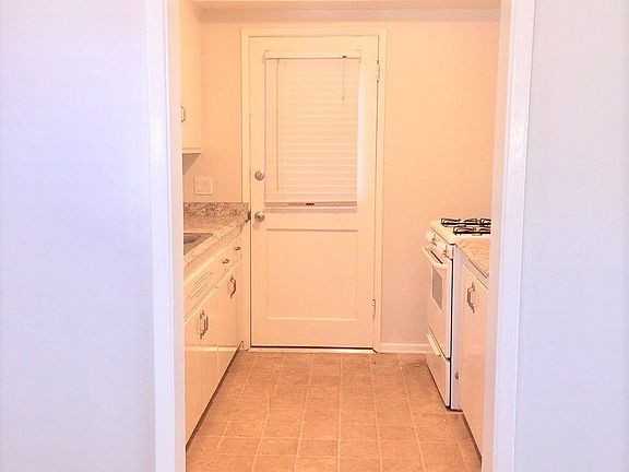 5th image of 1632 N Lake Ave APT 1