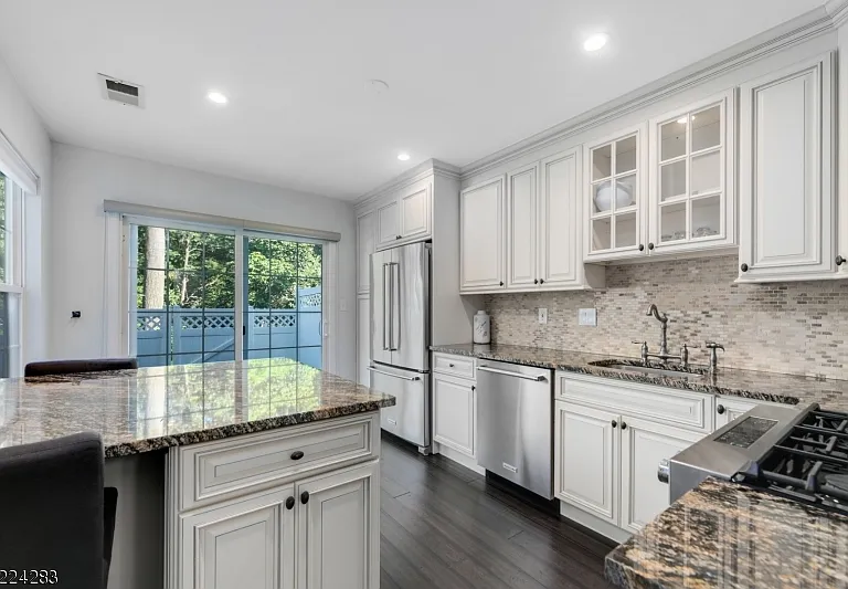 13 Knox Ct — Photo 5