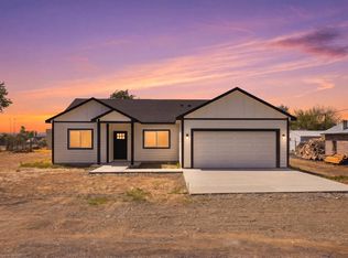 71 W 3rd Ave, Burbank, WA 99323
