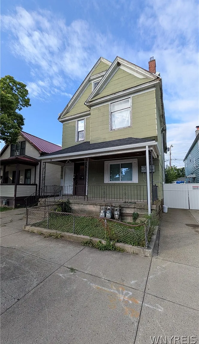 3 bed, 1.5 bath, 4235 sqft, $1,000 — Photo 1