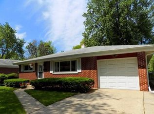 318 Thelma Ct, Wheeling, IL 60090