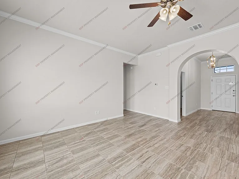 727 Cross Dr — Photo 13