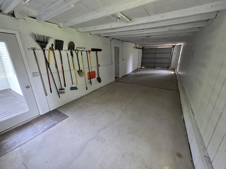 207 Taylor Rd — Photo 11