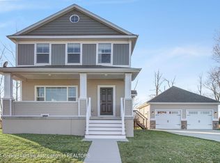 575 Oakwood Dr, Charlotte, MI 48813