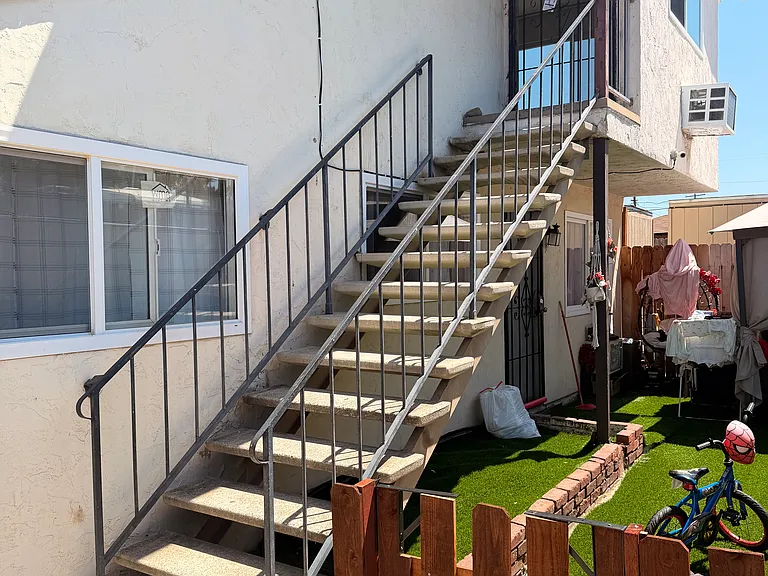 1031 Leslie Rd #4 — Photo 9