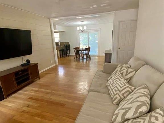 3rd image of 4728 Burgess Dr