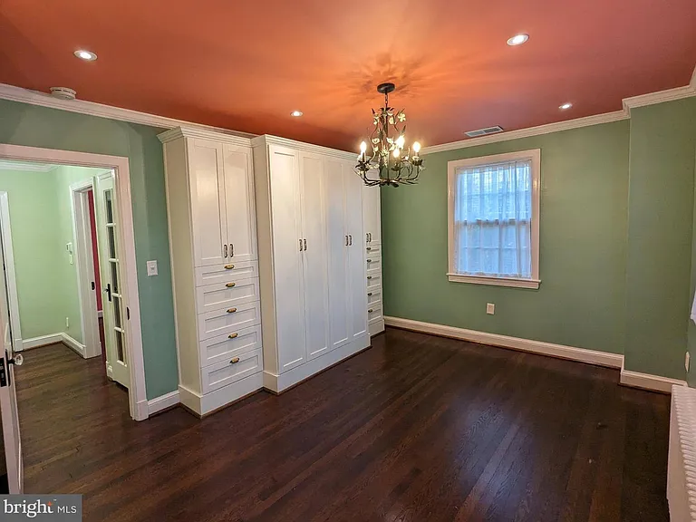 4910 Crescent St — Photo 20