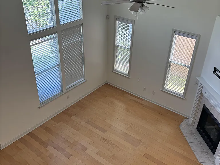 1371 Island Town Dr — Photo 4