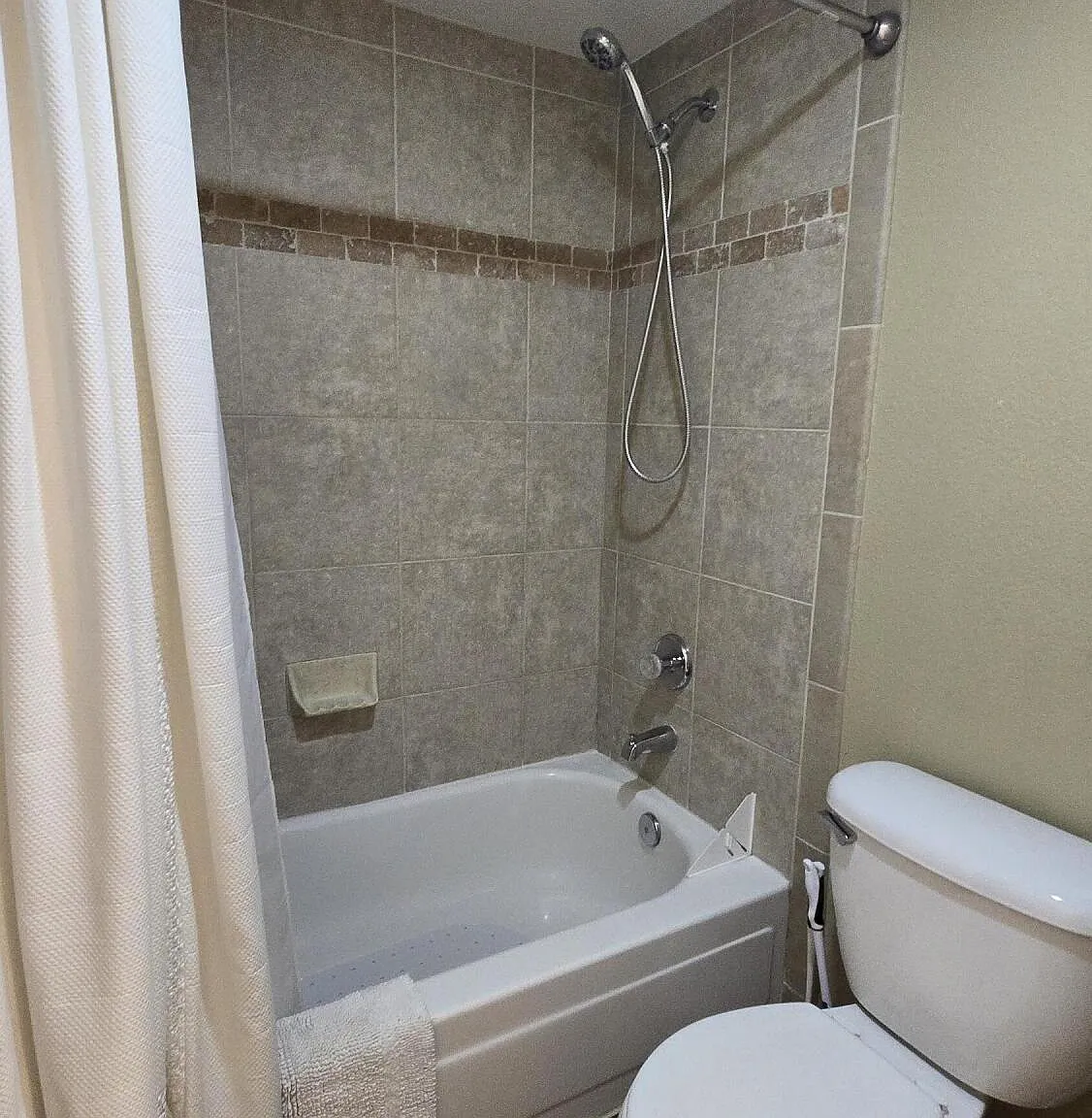 1 bed, 1.0 bath, 775 sqft, $1,750 — Photo 4