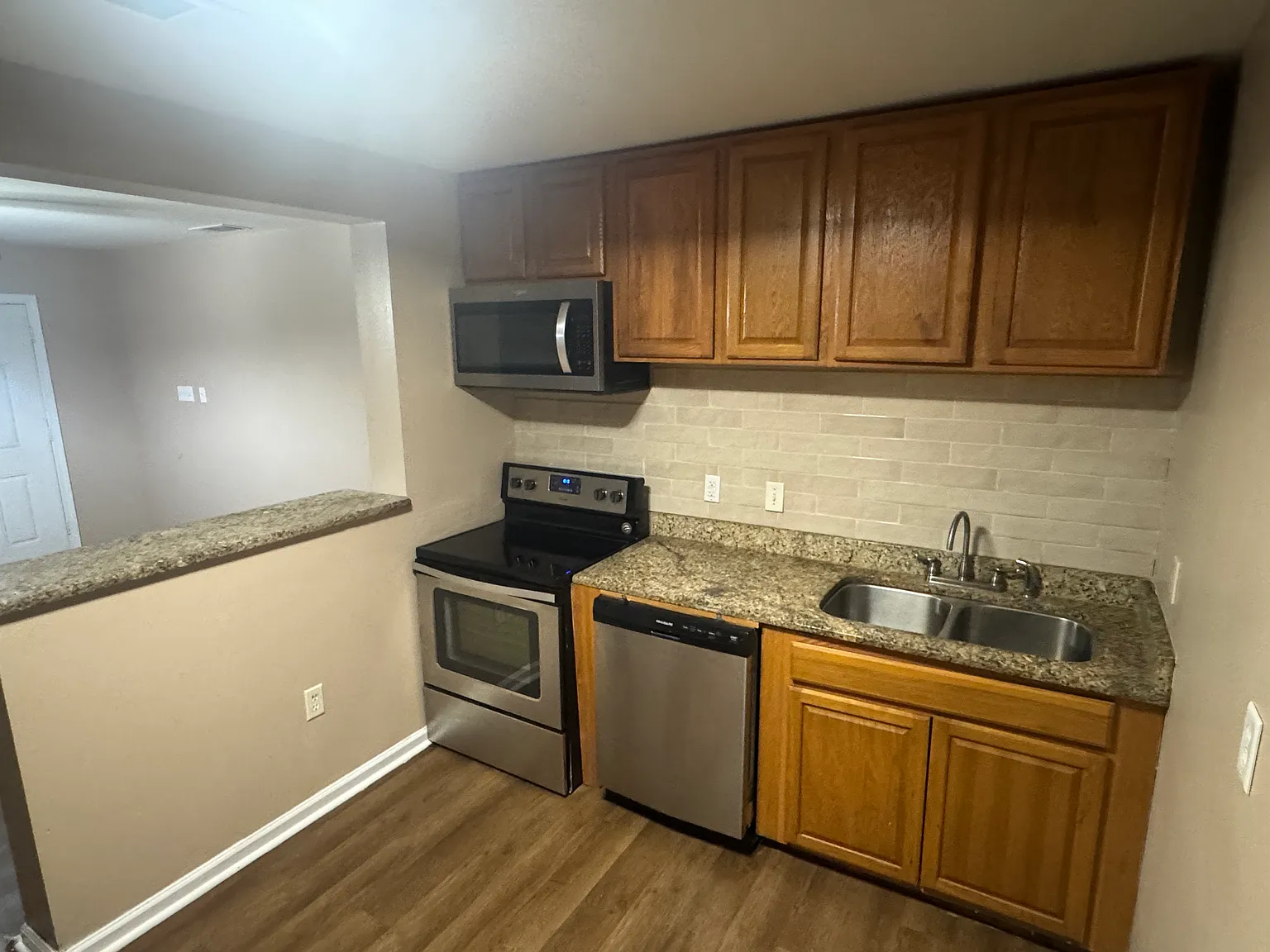 4 bed, 1849 sqft, $1,795 — Photo 2
