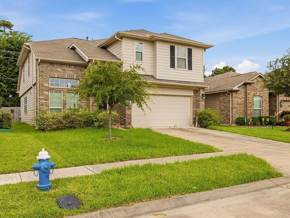 6131 Carpenters Cove Ln