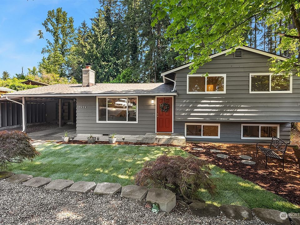 1st image of 1924 214th Street SW
