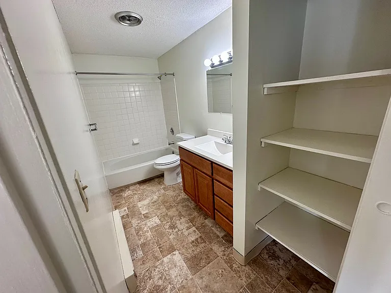 17 Village Rock Ln #21 — Photo 5