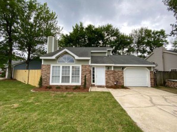 394 Canterbury Cir