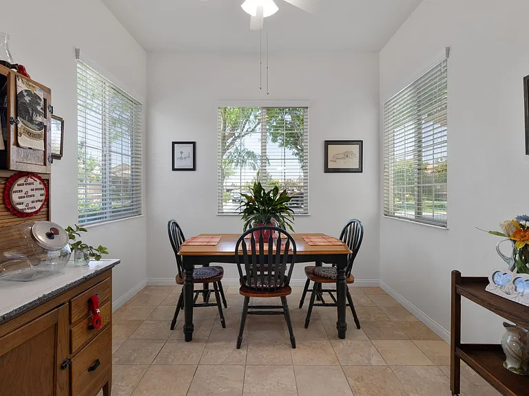 10416 Wilmington Ln — Photo 5