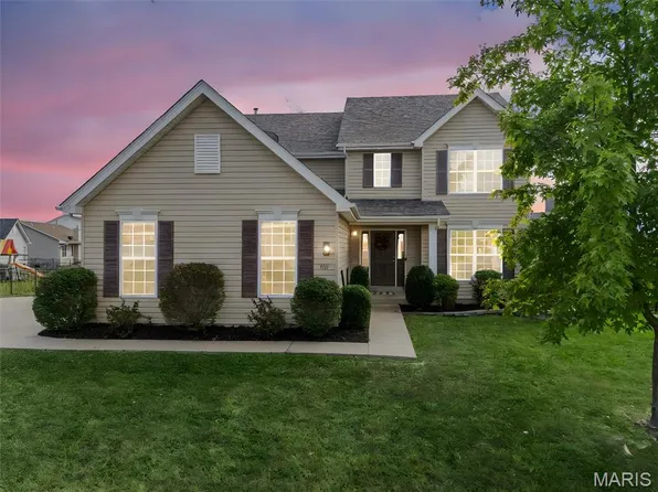 7114 Whisper Creek Dr, Wentzville, MO 63385