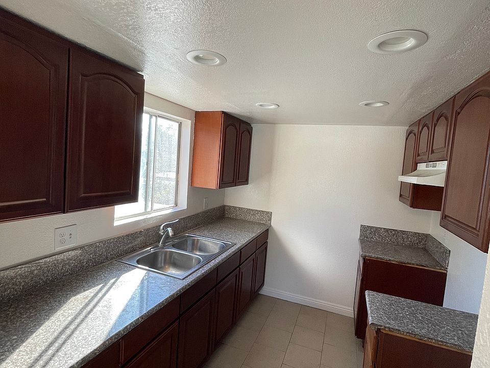 1st image of 320 E Pearl St APT D