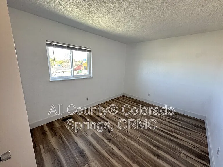 6676 Provincial Dr — Photo 12