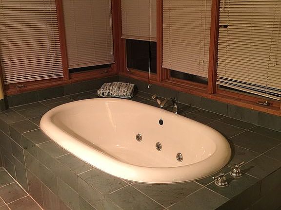 5th image of 1530 Bishops Lodge Rd