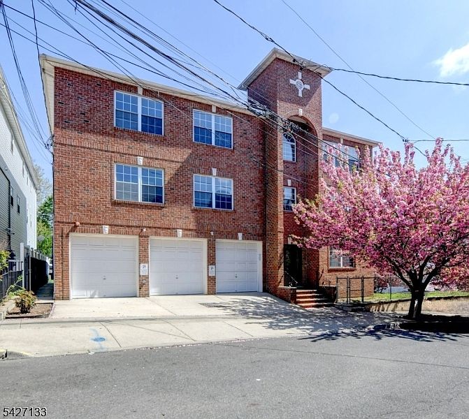 1st image of 15-21 Oraton St