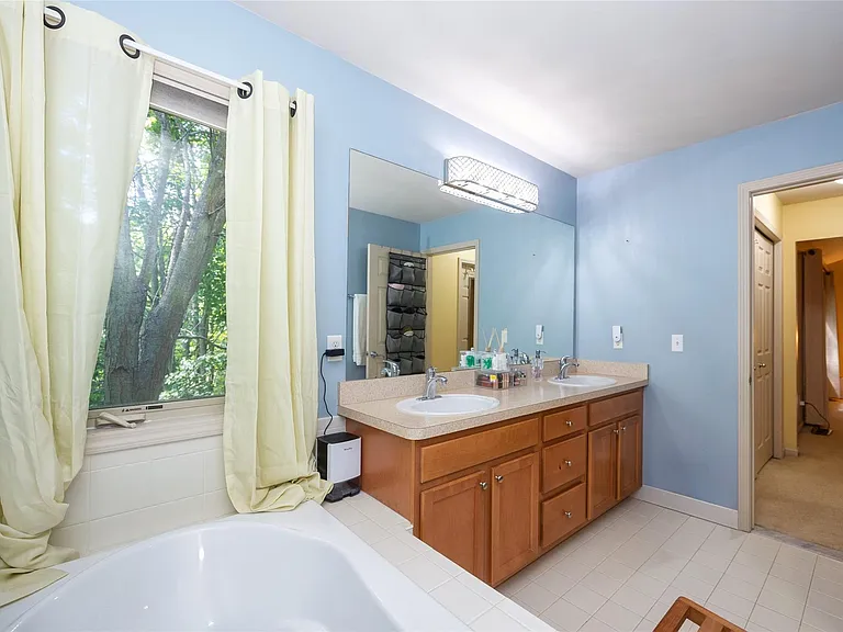 3481 Castlewood Ct — Photo 49