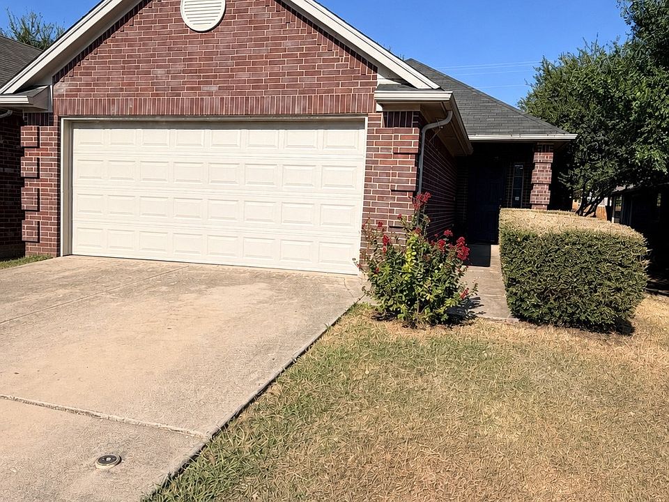 1st image of 729 Stribling Cir