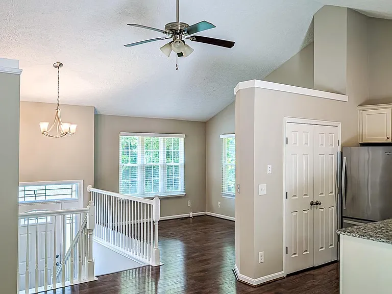 21530 Warwick Ct — Photo 13