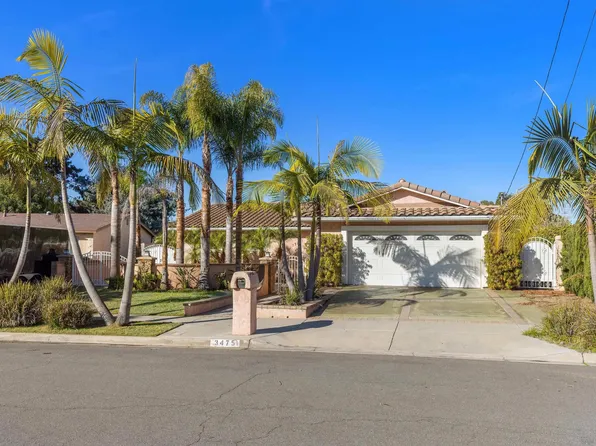 3475 Catalina Dr, Carlsbad, CA 92010