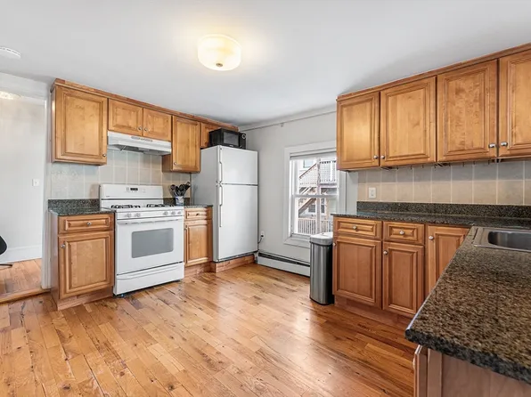 42 Jefferson St #3, Cambridge, MA 02141