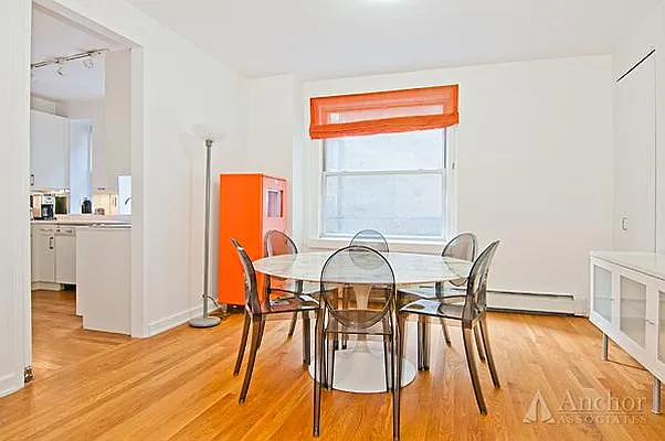 Rented by Anchor Associates | media 8