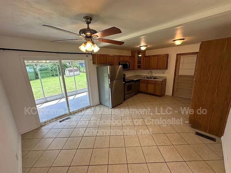3 bed, 2.0 bath, $1,595 — Photo 4