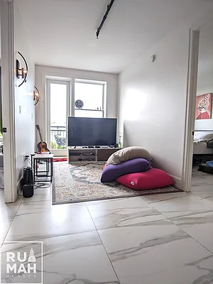 Rented by Rumah Realty Inc | media 3