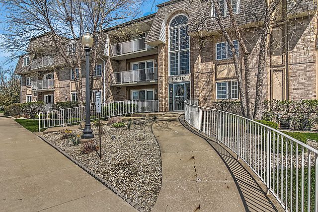1st image of 104 Swan Dr Unit 1-C